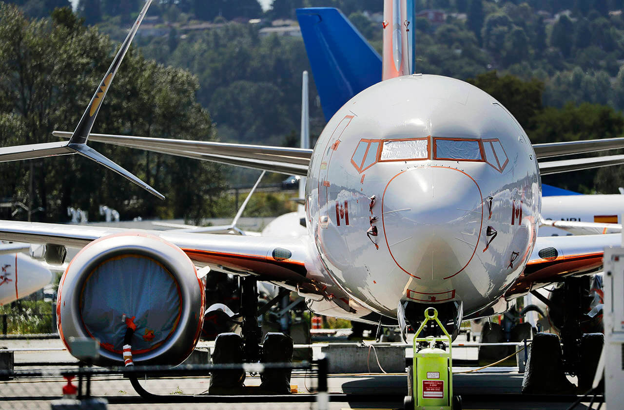 هواپیمای بوئینگ737 در حال تعمیر